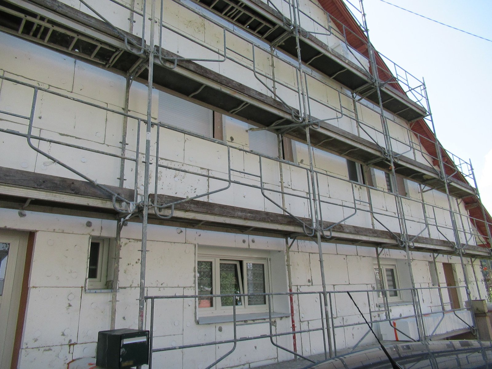 Travaux d'isolation, échafaudage