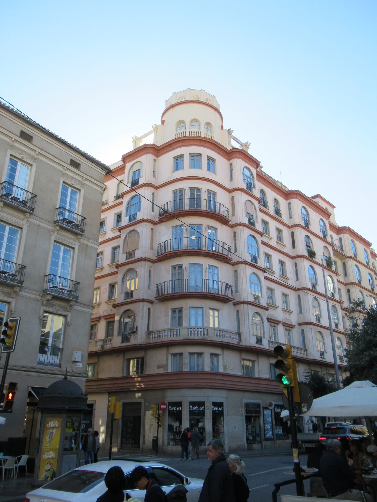 Calle Atarazanas, un batiment à Malaga, en Espagne, photo gratuite