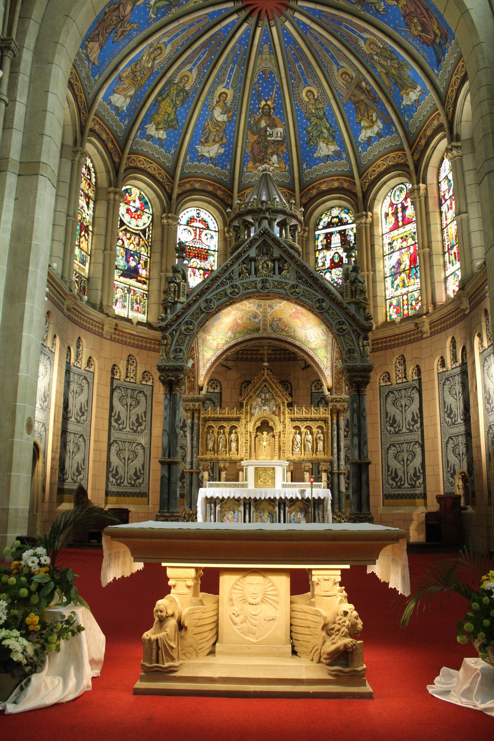 Intérieur de l'église Saint-Joseph de Montigny-lès-Metz en Moselle, photo gratuite