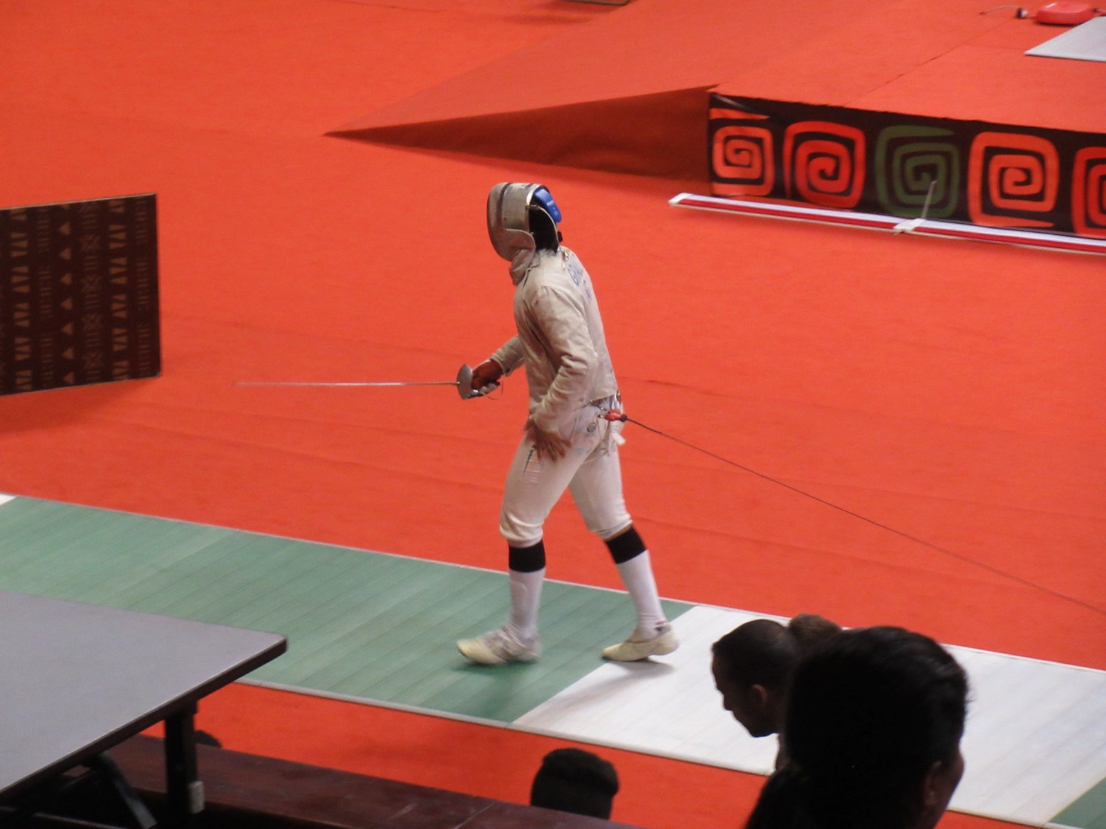 Escrimeur sur une piste au Championnats d'Afrique d'Escrime Casablanca 2024