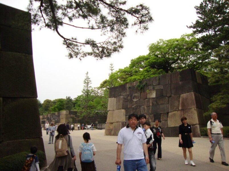 Promenade autour des murailles impériales à Tokyo photo gratuite