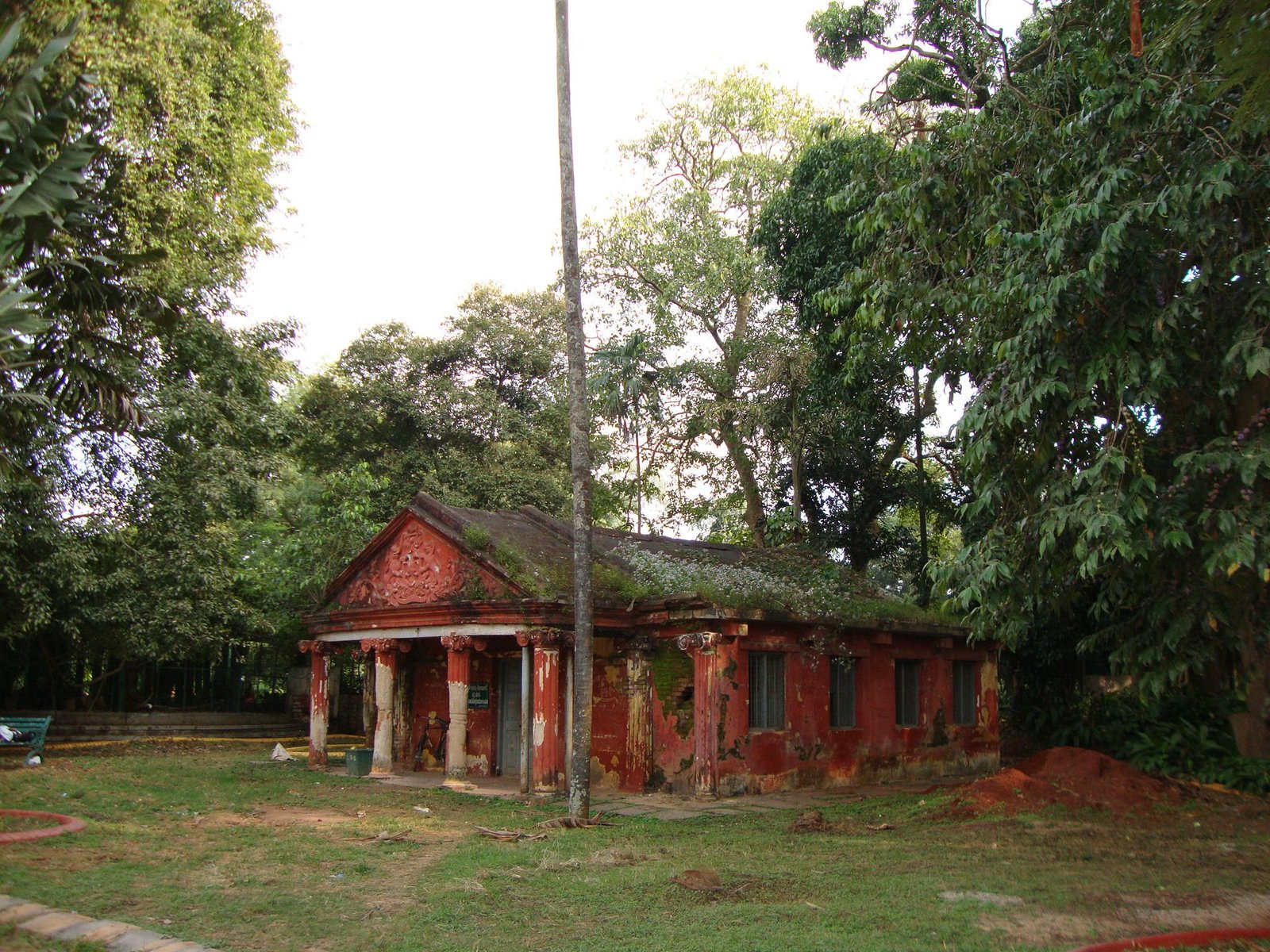 Krumbiegel Hall, également connu sous le nom de Horticulture Lecture Hall, situé dans le jardin botanique de LalBagh à Bangalore, en Inde, photo gratuite