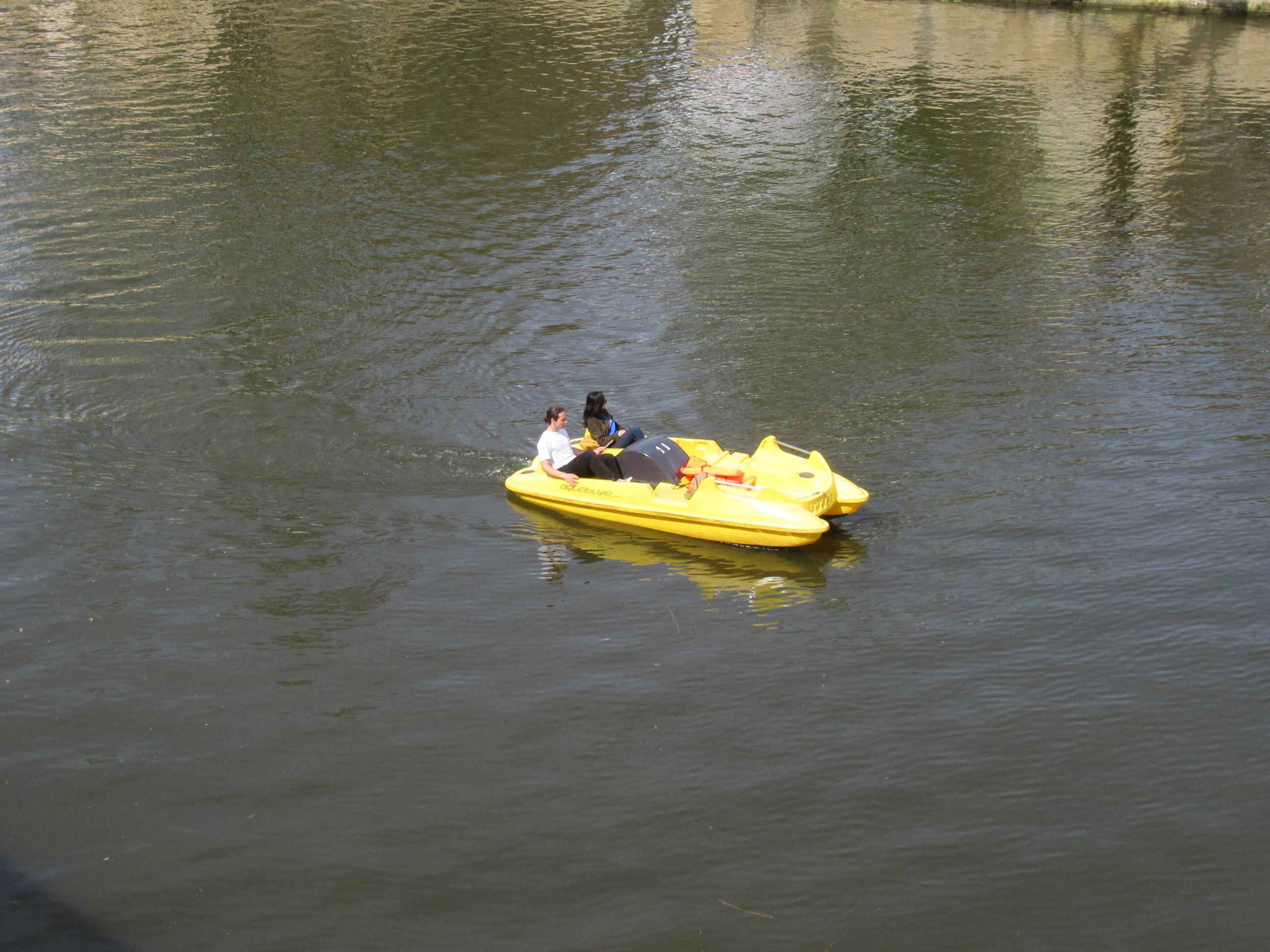 Pédalo en couple sur la Moselle