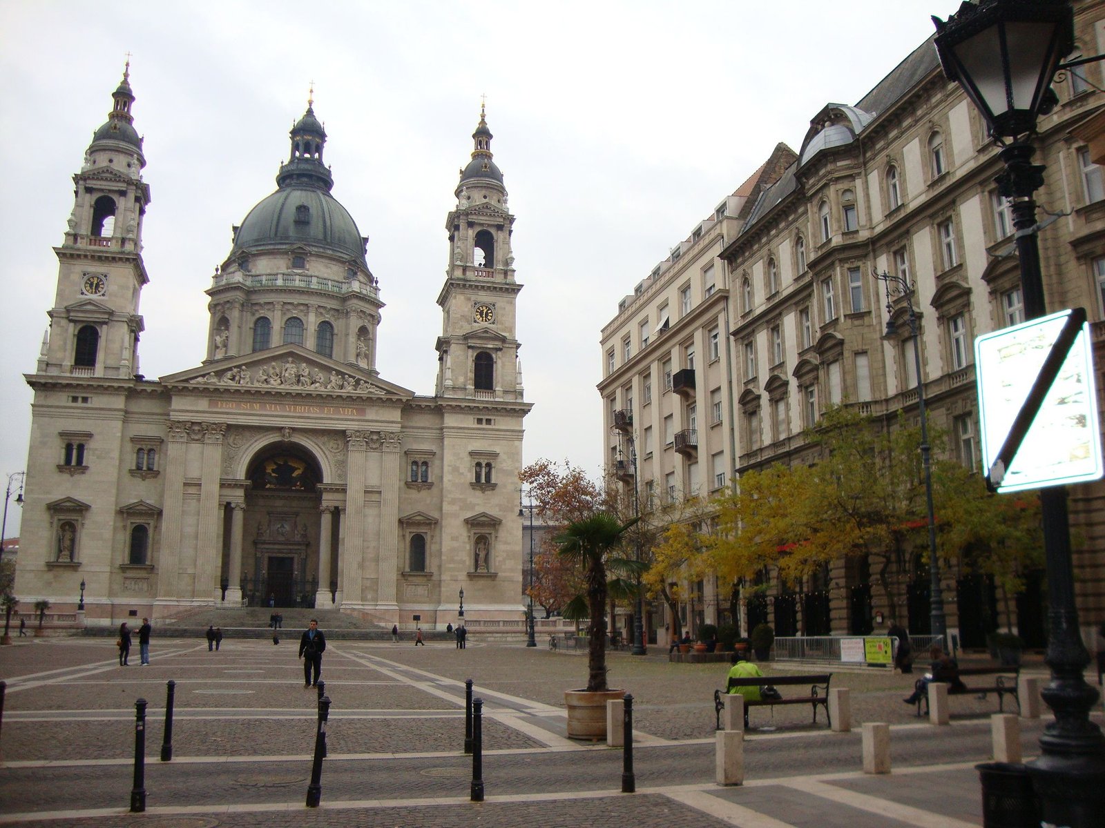 Place de la Basilique Saint-Étienne à Budapest photo gratuite