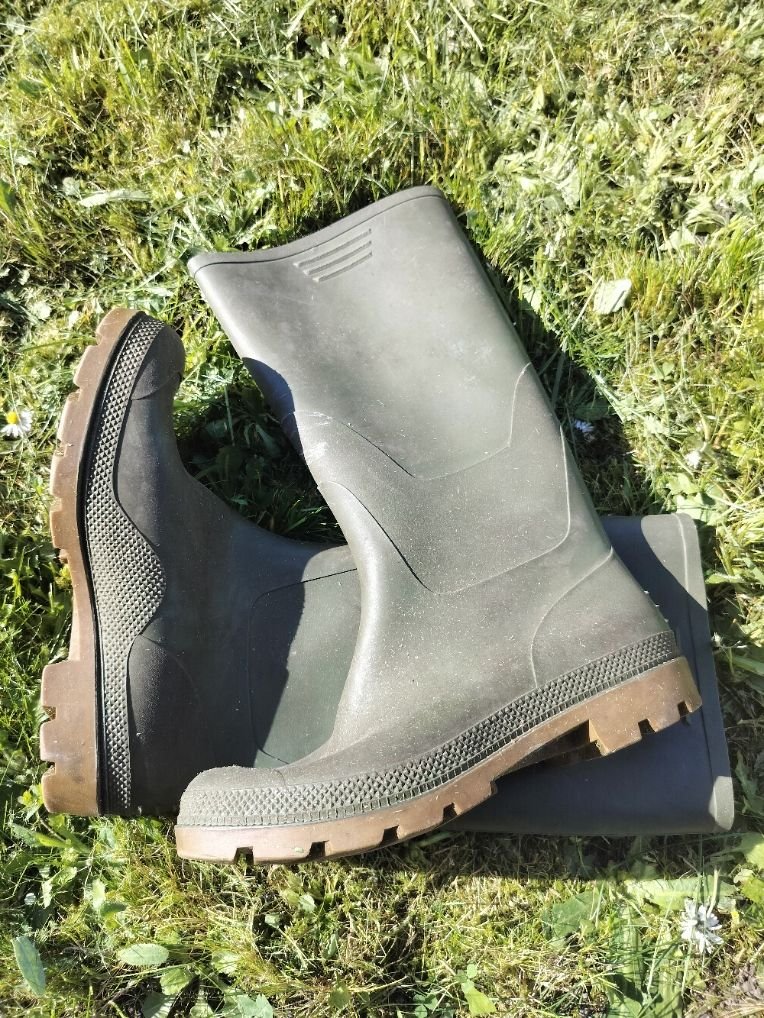 Paire de bottes en caoutchouc noires