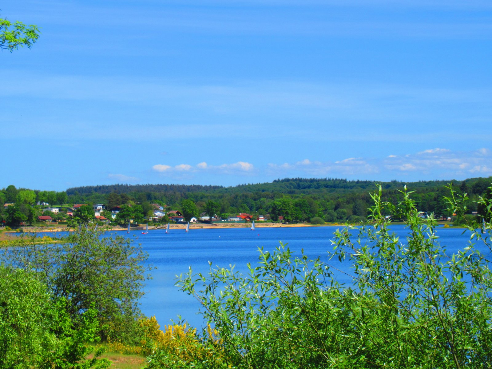 Vue du lac Bouzey à Épinal dans les Vosges photo gratuite