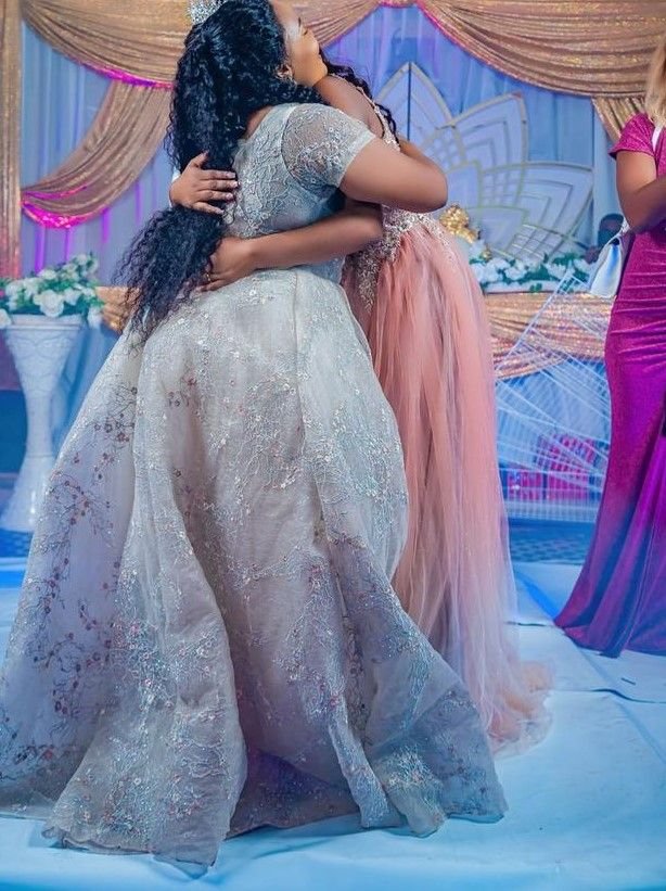 Un câlin d'amour photo gratuite