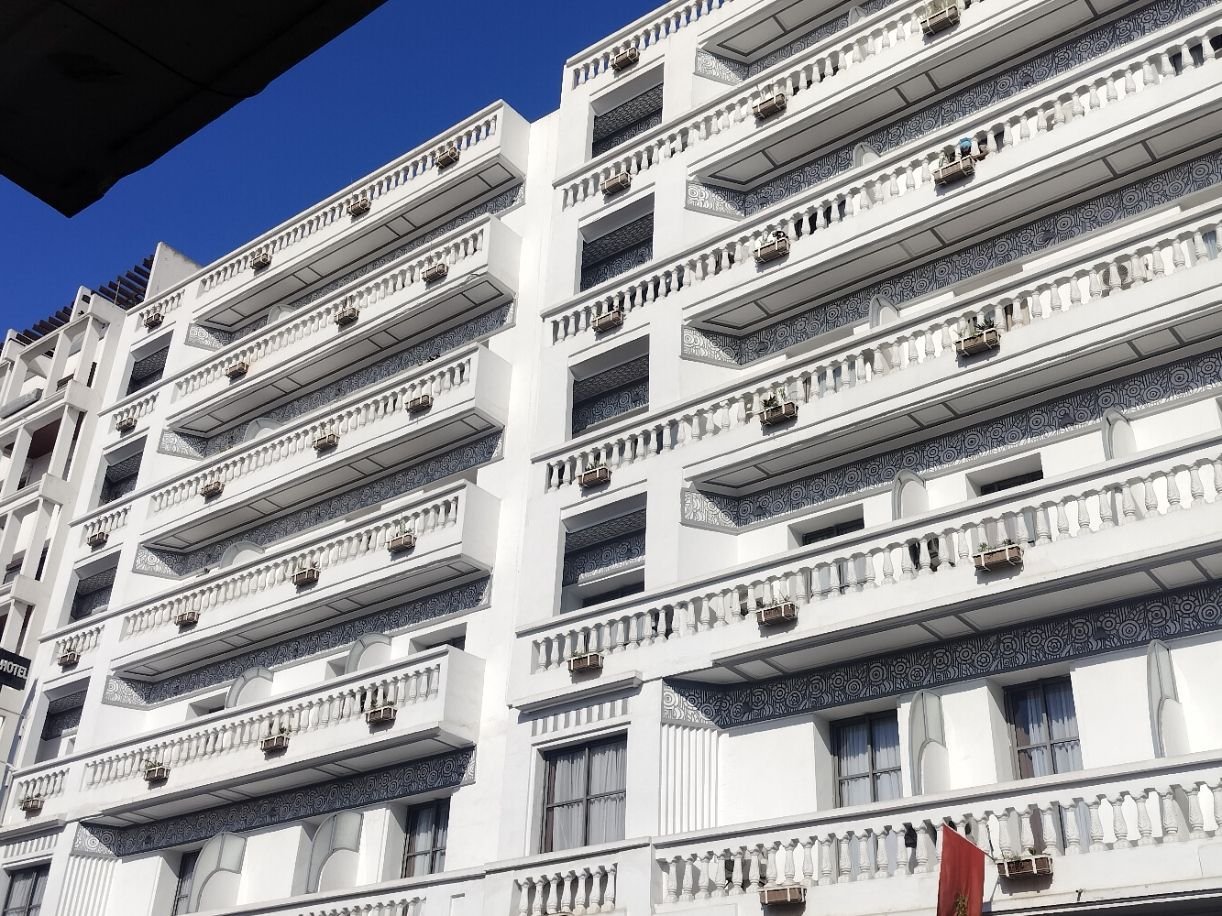 La façade du Royal Mansour Casablanca, un hôtel situé à Casablanca, au Maroc, photo gratuite