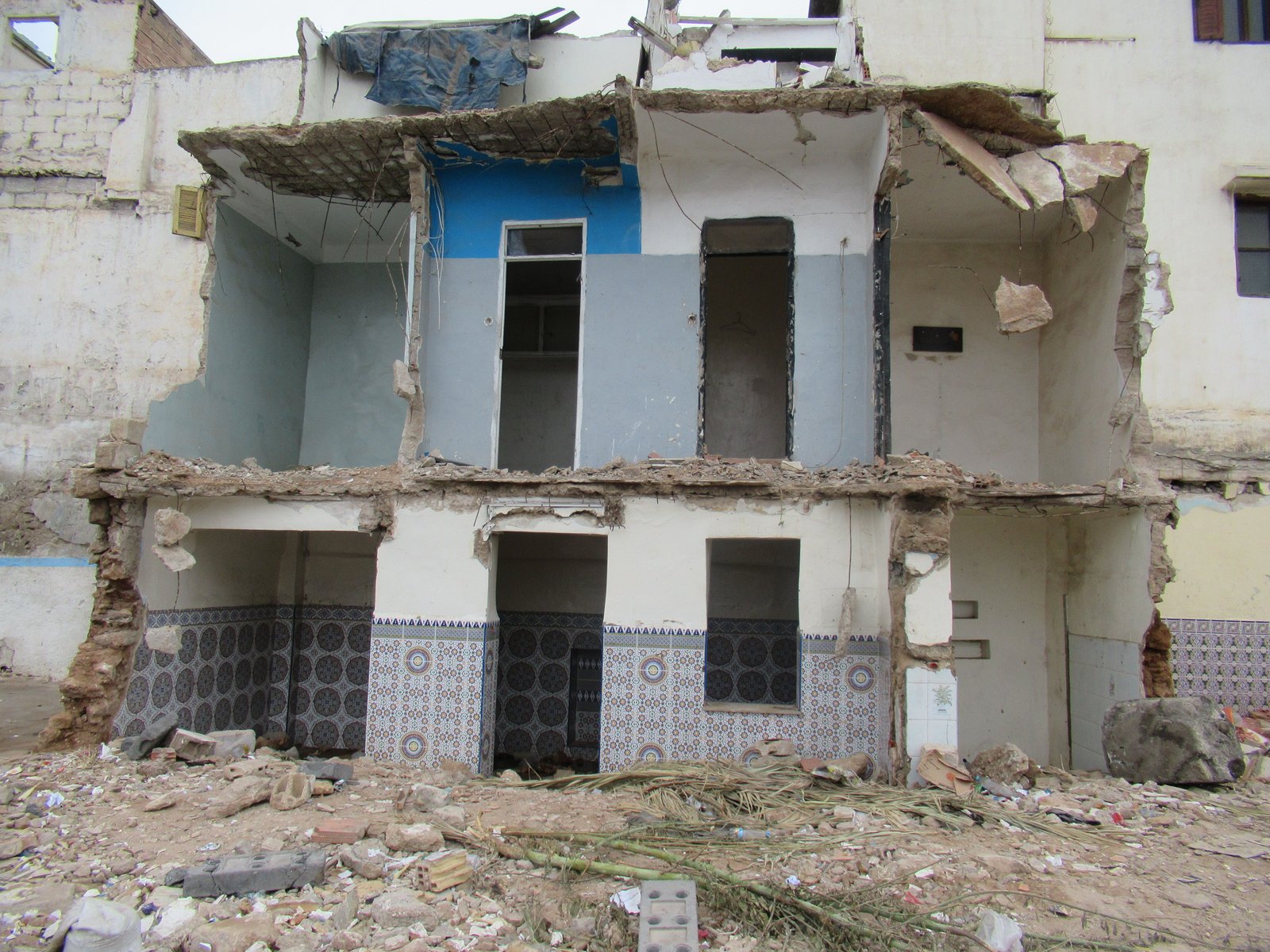 Façade d'une maison en démolition