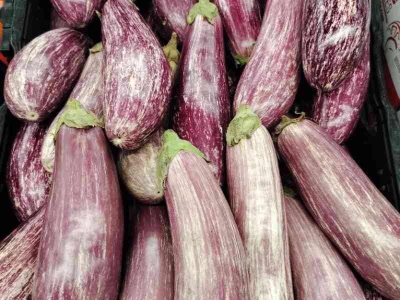 Aubergines graffitis violettes