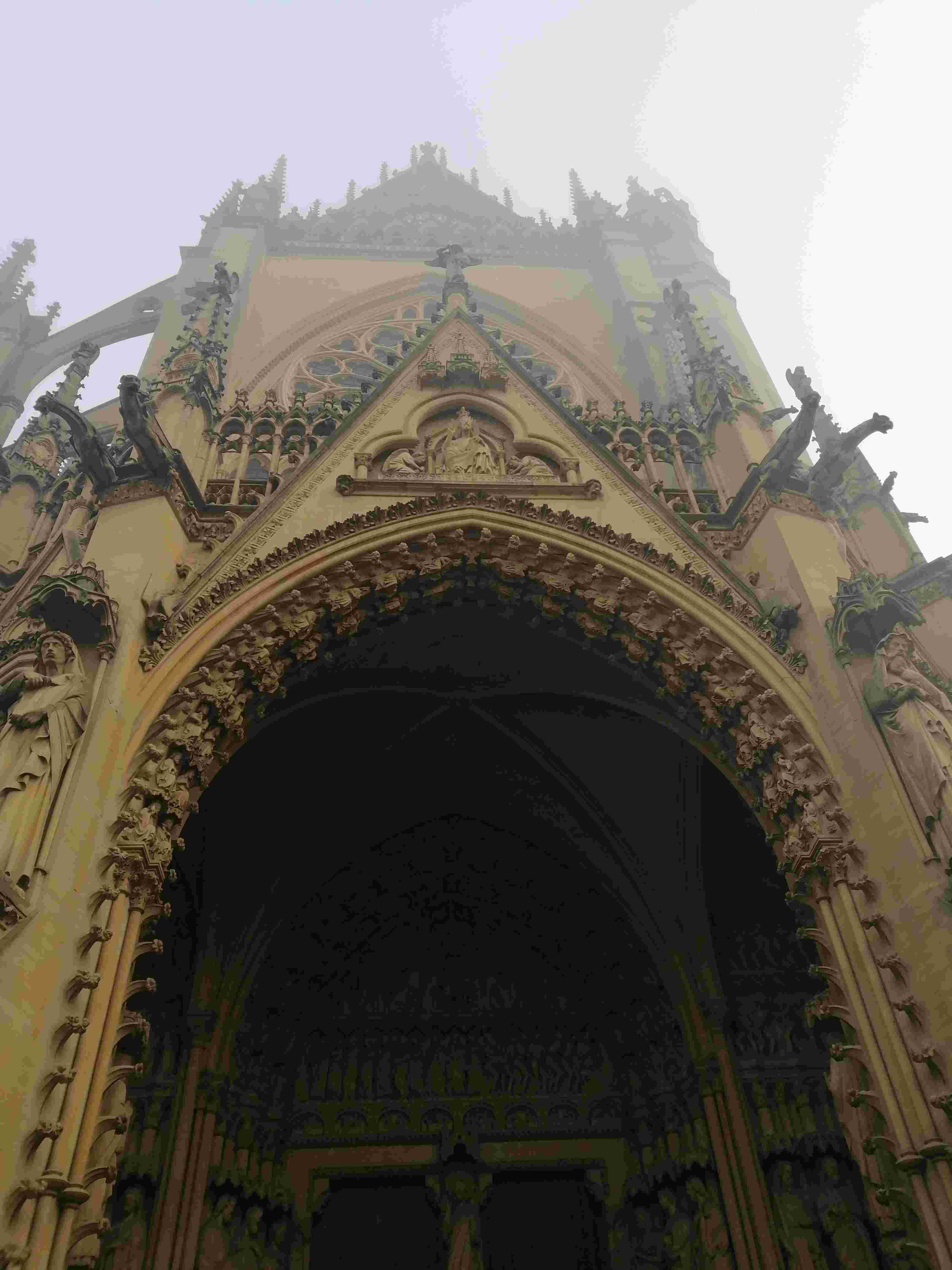 Cathédrale Saint-Étienne de Metz Brouillard