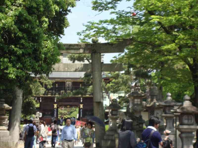 Des personnes dans le temple Kitano Tenman-gū au Japon, Asie, photo gratuite
