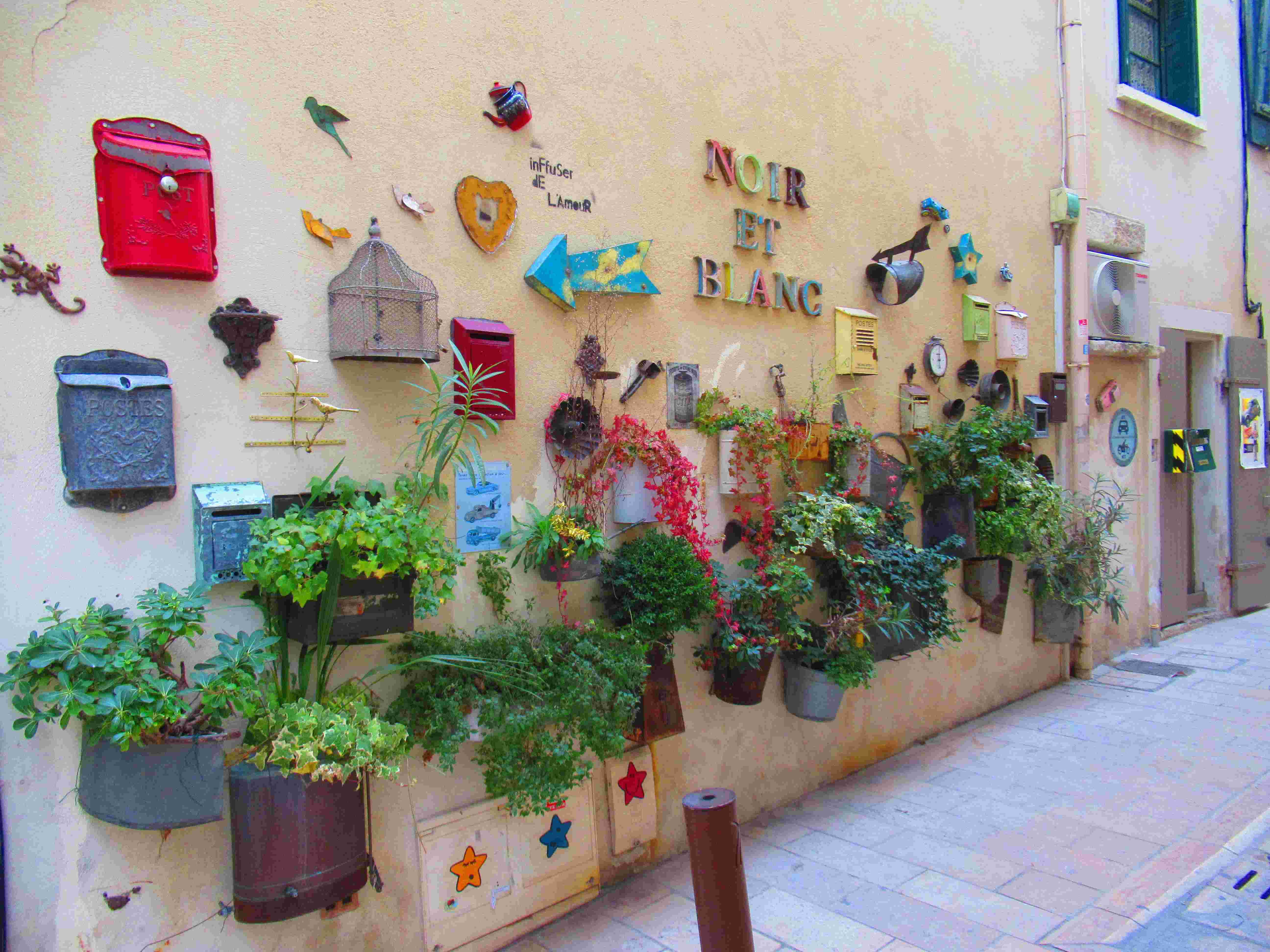 Décoration murale à Saint Rémy-de-Provence