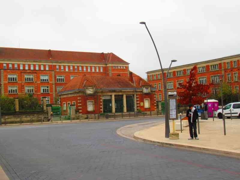 Lycée Barbot lycée Georges de La Tour Metz en Lorraine France photo gratuite