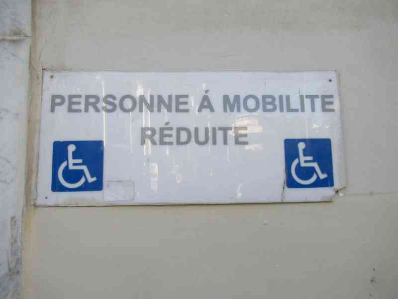 Signalétique pour personnes à mobilité réduite