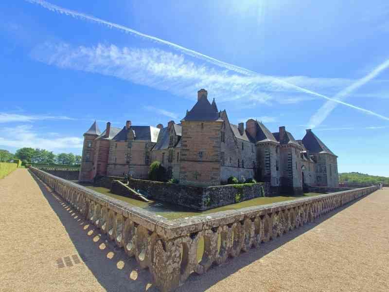 Le Château de Carrouges situé en Normandie, en France, photo gratuite