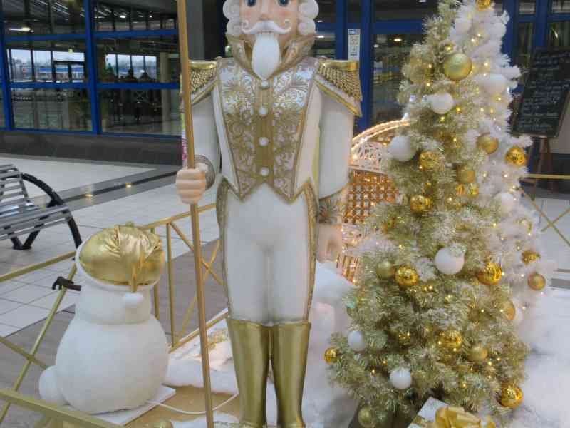 Une grande statue décorative d'un casse-noisette, photo gratuite