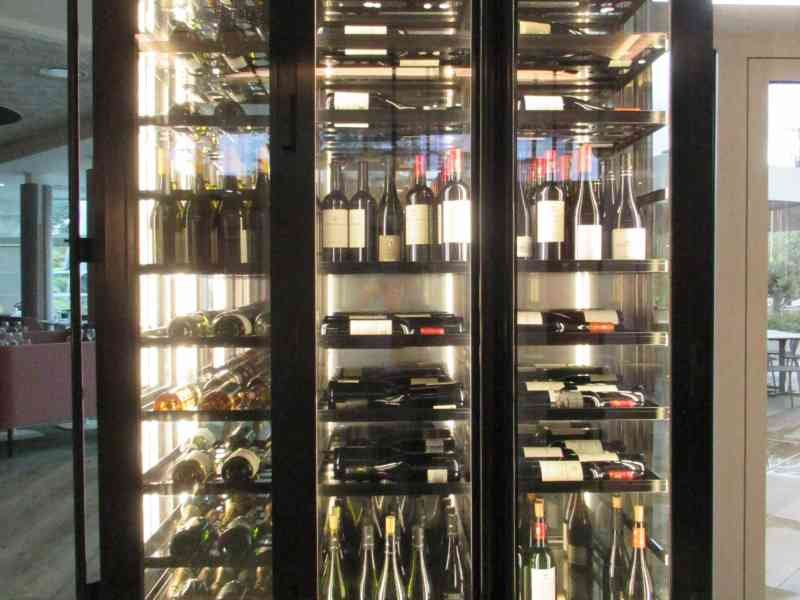 Cave à vin avec système d'illumination