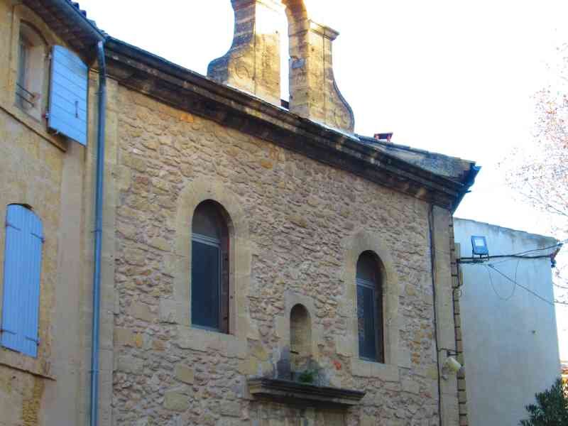 Façade du chapelle Notre Dame du Bon Voyage à Salon de Provence Pélissanne, commune des Bouches-du-Rhône photo gratuite