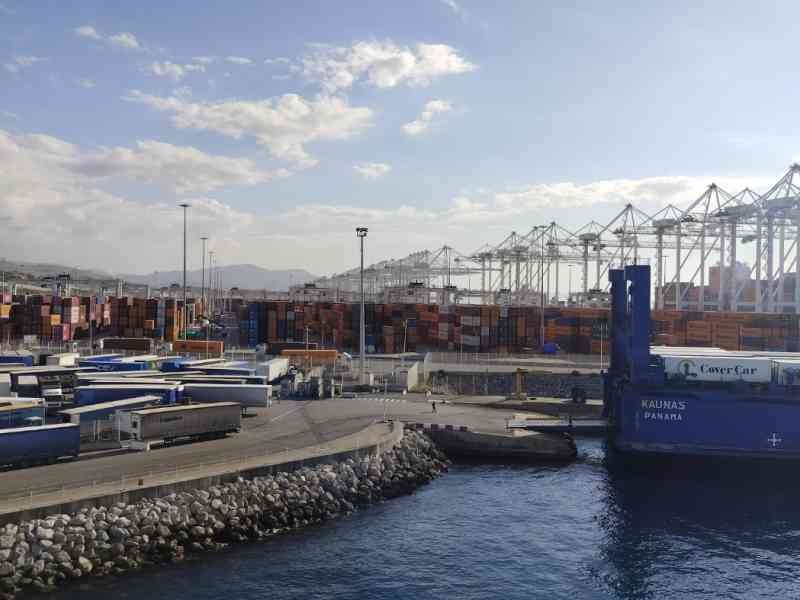 Port de Tanger au Maroc, photo gratuite