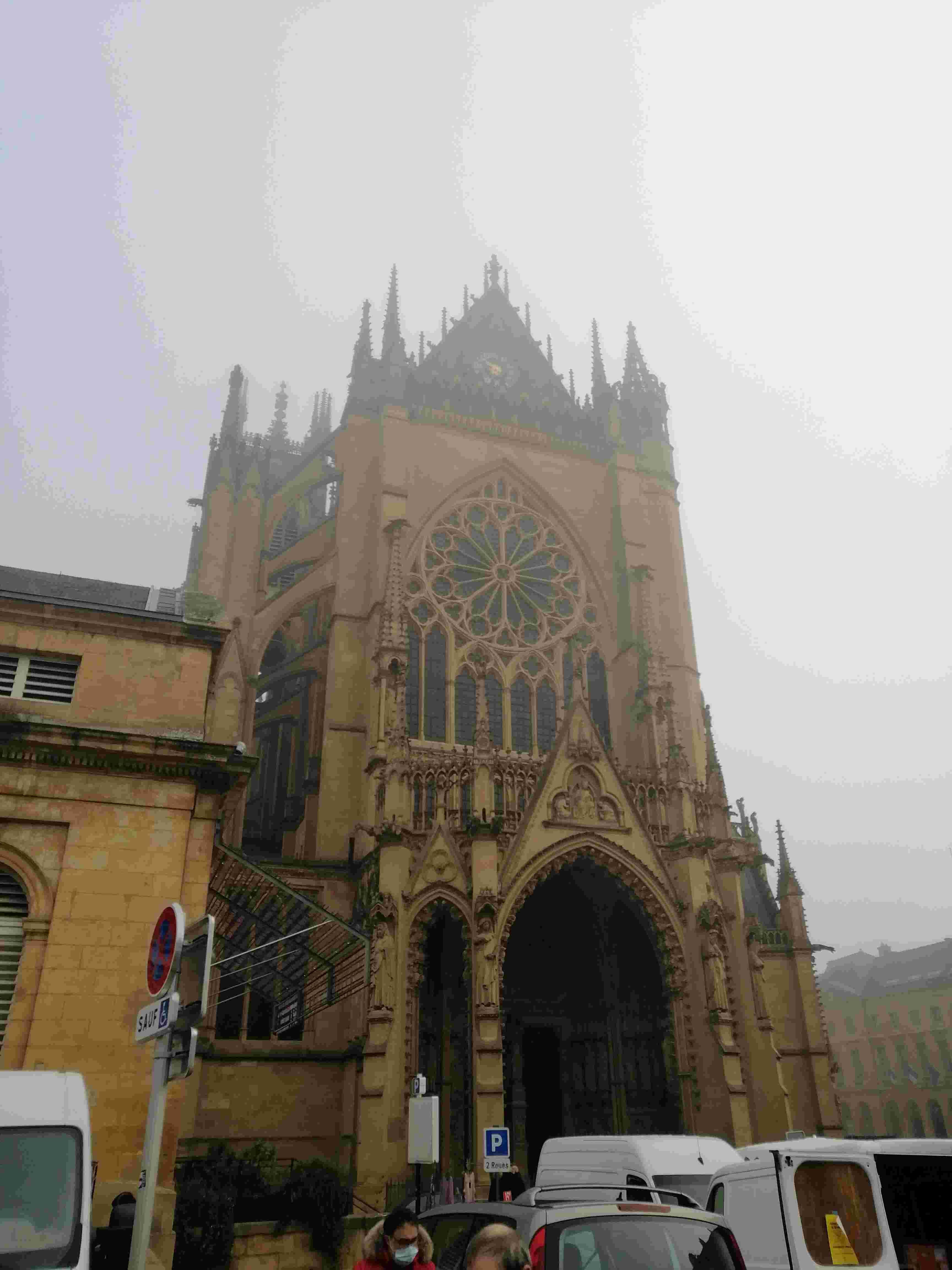 Cathédrale Saint-Étienne de Metz Brouillard