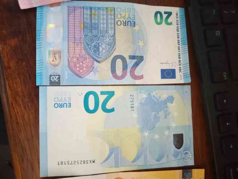 Présentation des billets de 20 euros photo gratuite
