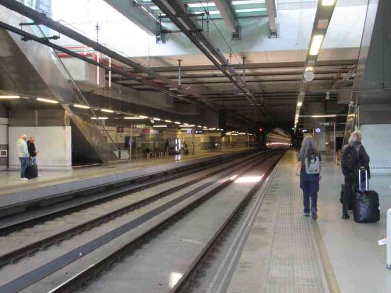 Une gare ferroviaire, photo gratuite