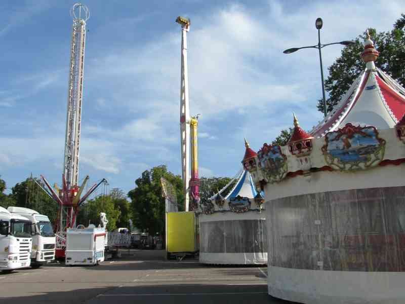 Foire aux manèges d'une fête foraine
