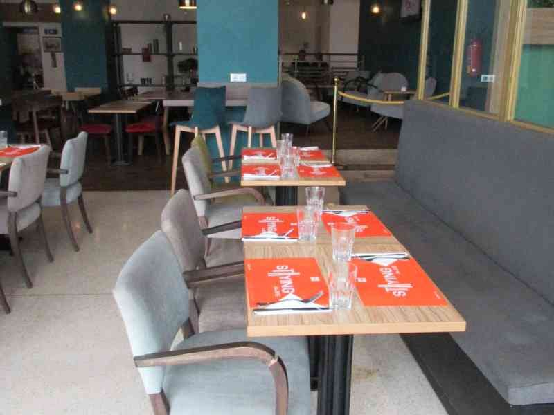 Restaurant moderne et élégant