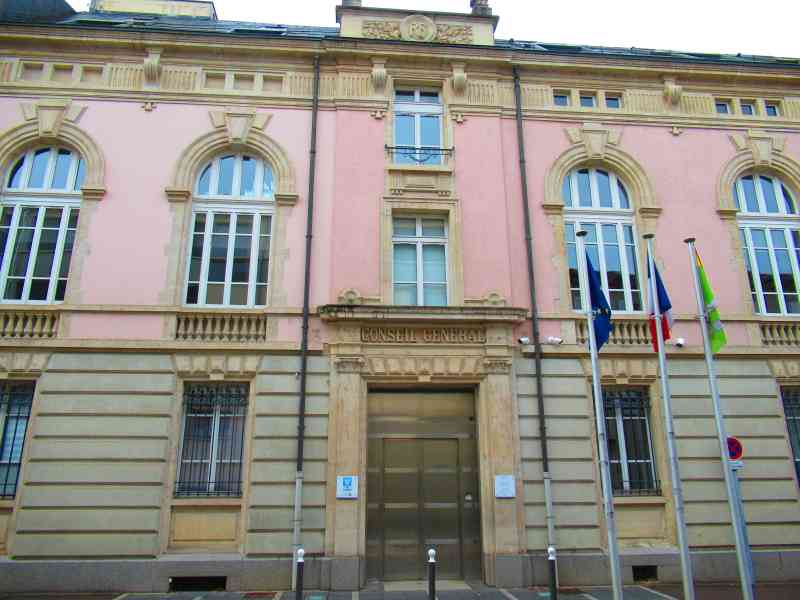 Conseil général ou départemental des Vosges à Epinal photo gratuite - General- oder Departementsrat der Vogesen in Epinal, kostenloses Foto
