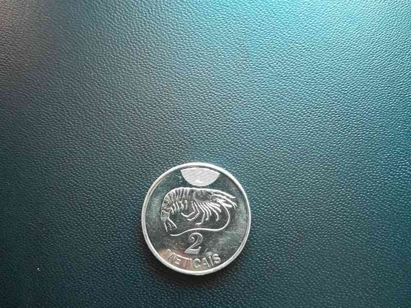 Pièce de monnaie de 2 meticais du Mozambique photo gratuite