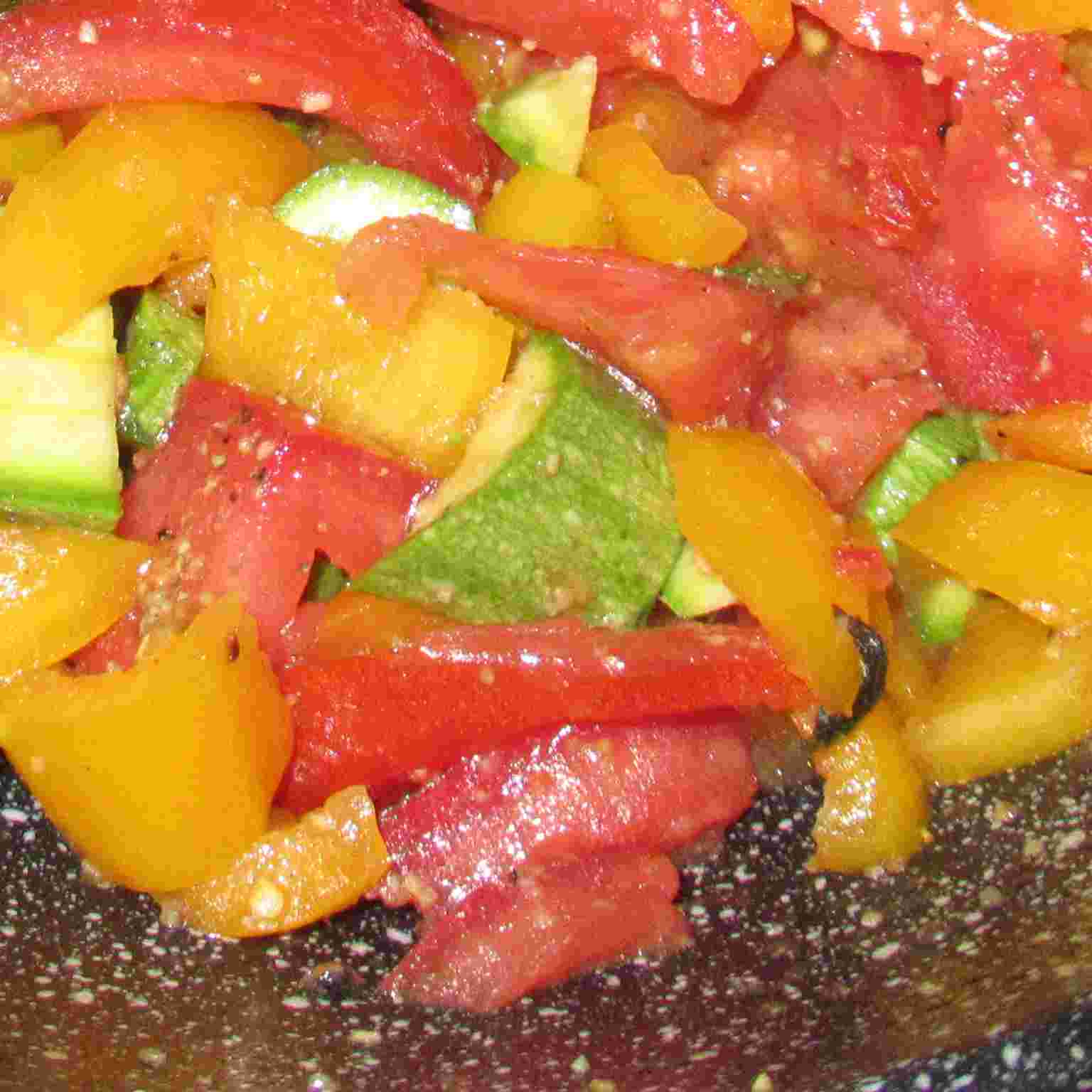 Wok de légumes tomates poivrons