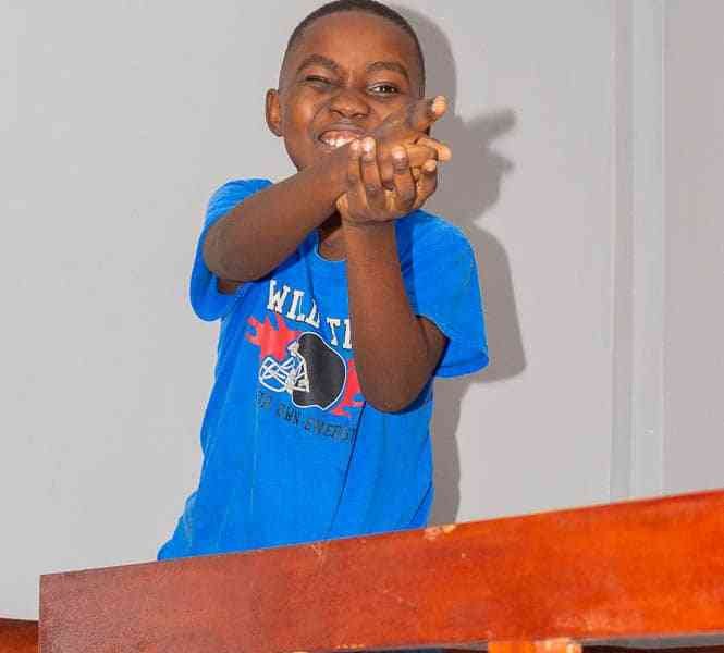 jeu des garçon au lit photo gratuite