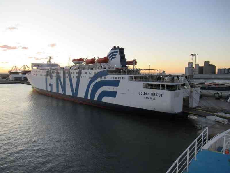 Grandi Navi Veloci, bateau GNV, Golden Bridge, compagnie de navigation maritime photo gratuite