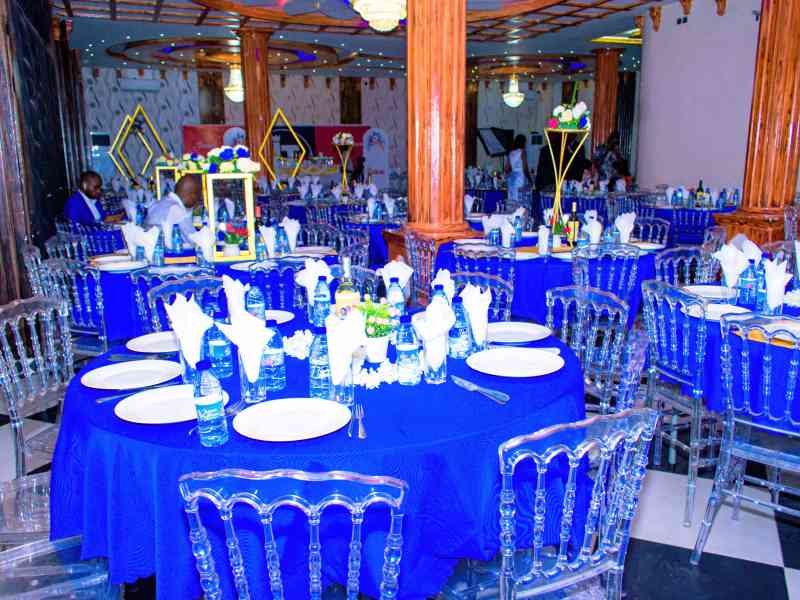 Salle de réception d'une fête photo gratuite