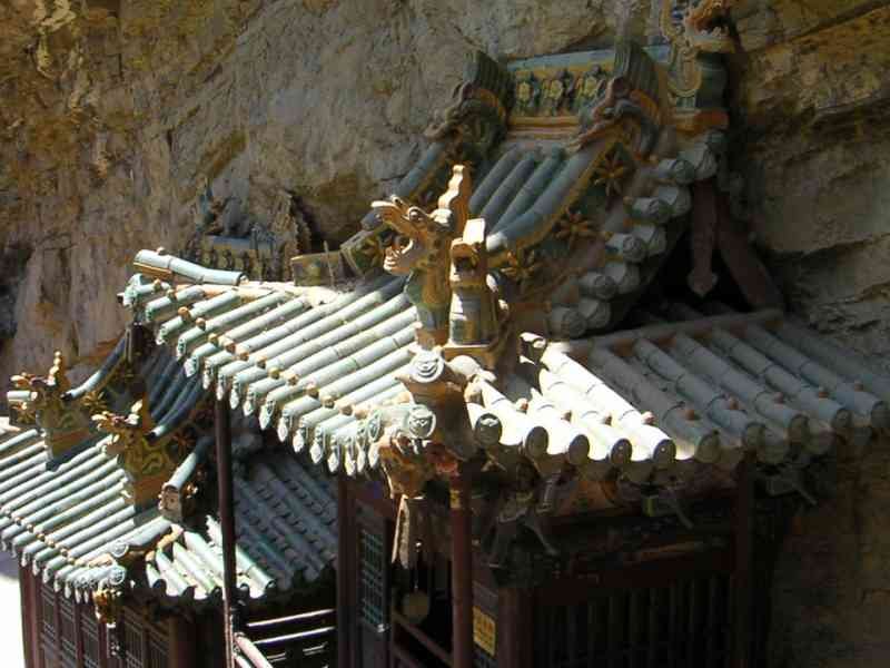 Pagode chinoise suspendue à la montagne, toiture en bambou, Asie photo gratuite