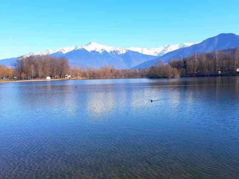 Lac de Carouge Saint-Pierre-d'Albigny en Savoie en France