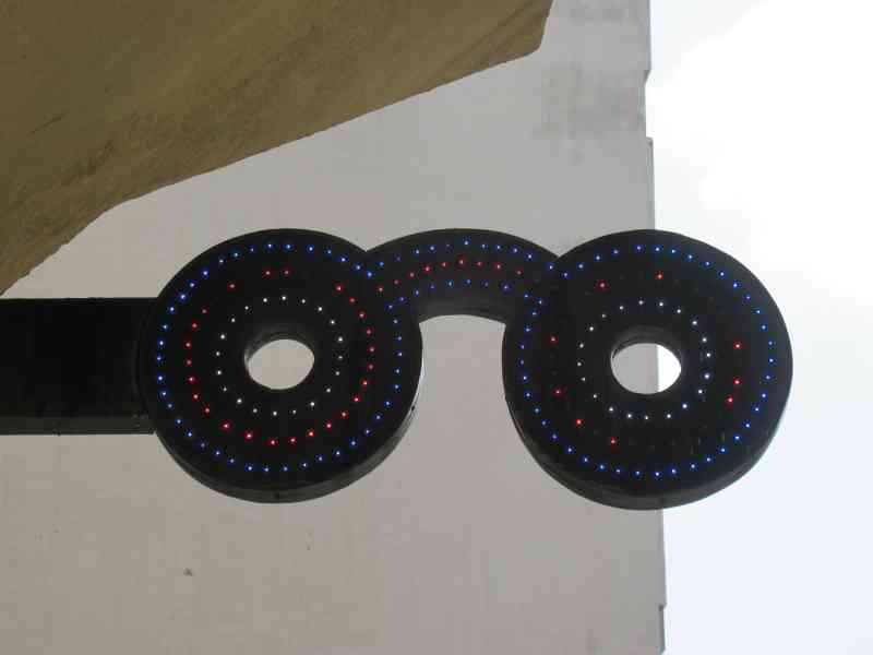 Enseigne clignotante d'opticien