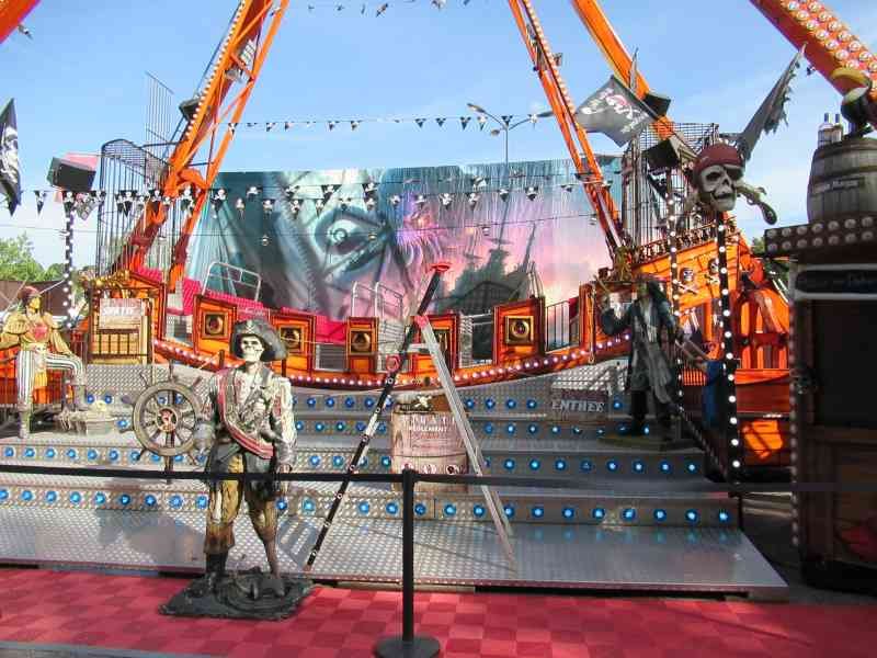 Bateau pirate d'une fête foraine manège