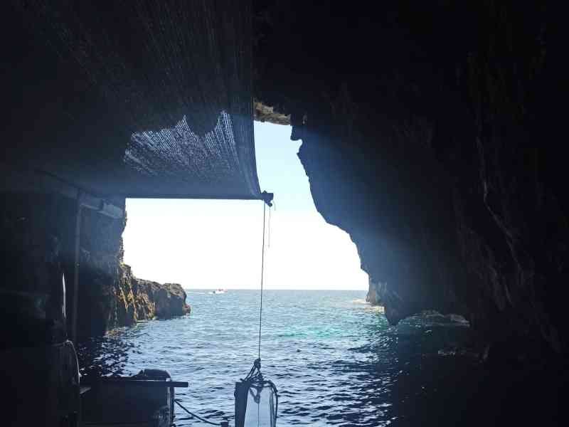 L'intérieur d'une grotte, photo gratuite