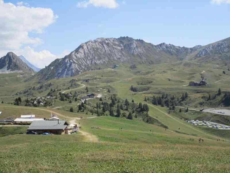 Vue sur les montagnes de La Plagne Tarentaise en France