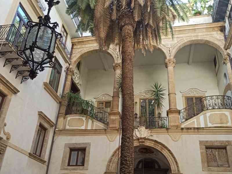 Le Palazzo Castrone di Santa Ninfa à Palerme, en Sicile, photo gratuite