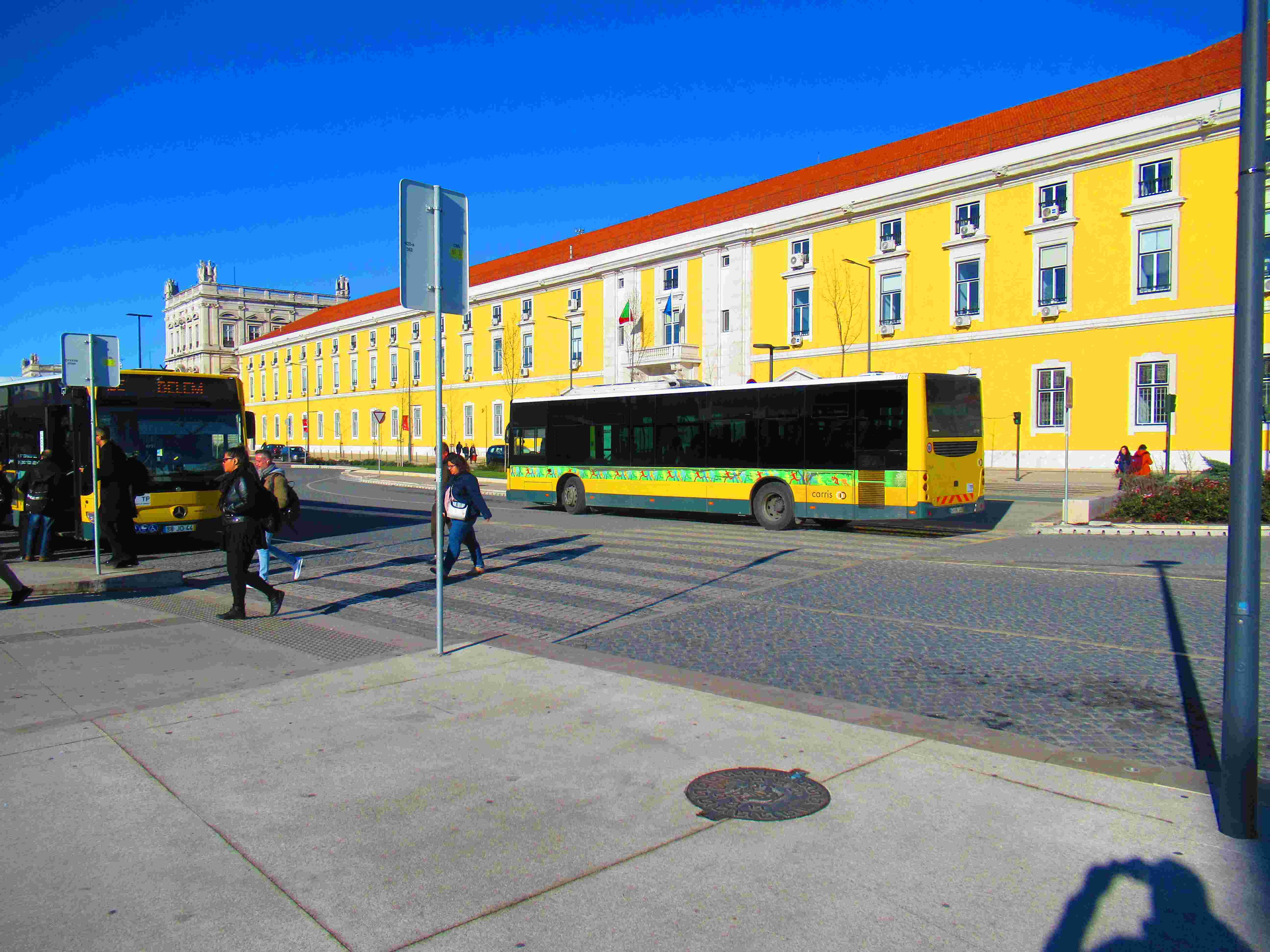 Bus jaune