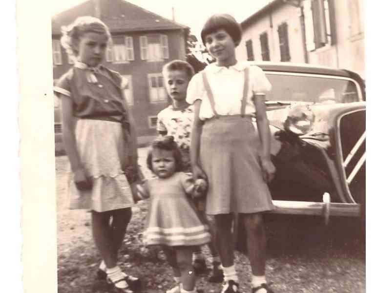 Photographie ancienne d'enfants en noir et blanc image gratuite