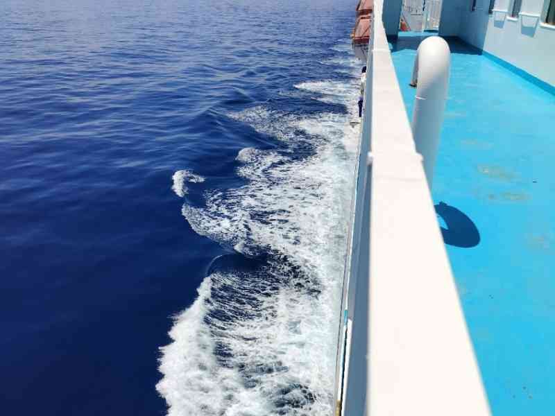 La vue depuis le pont d'un ferry ou d'un navire de croisière, photo gratuite