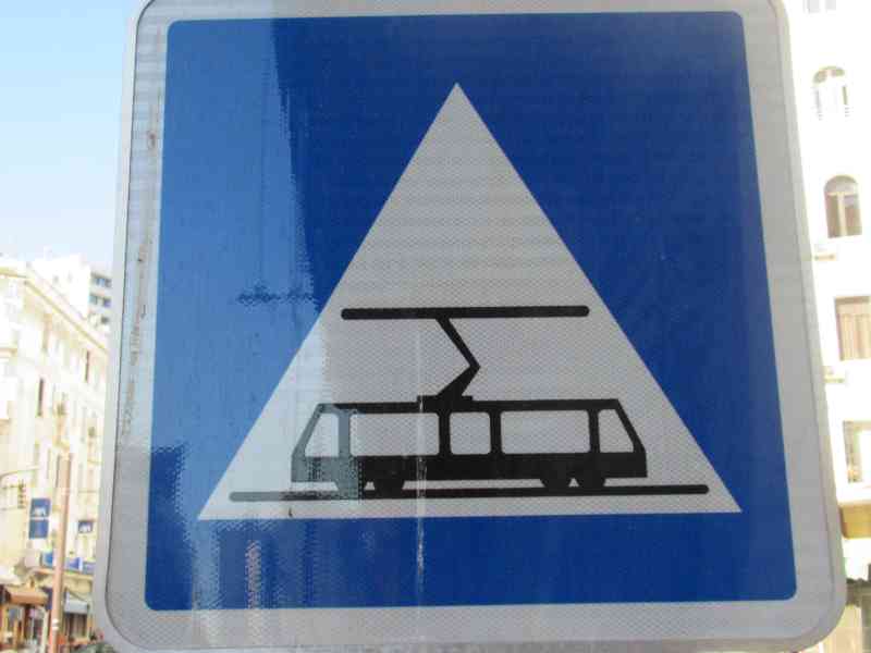 Panneau d'indication de traversée de trainway