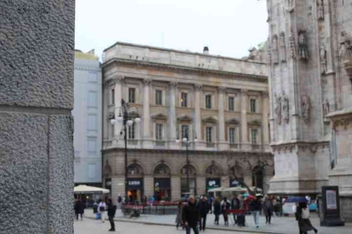 Des bâtiments dans la ville de milan, photo gratuite