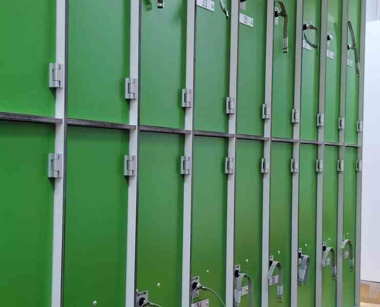 Vestiaires multicases de couleur verte