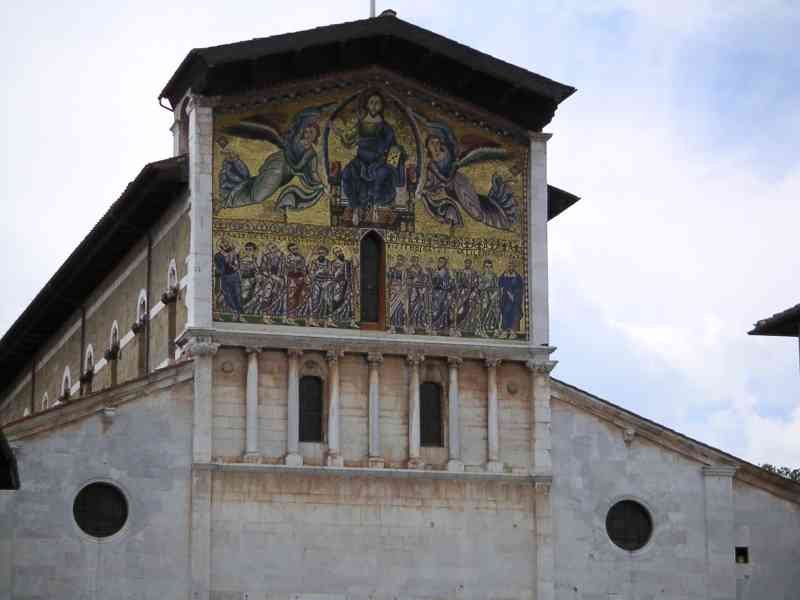 Basilique San Frediano en Toscane Italie