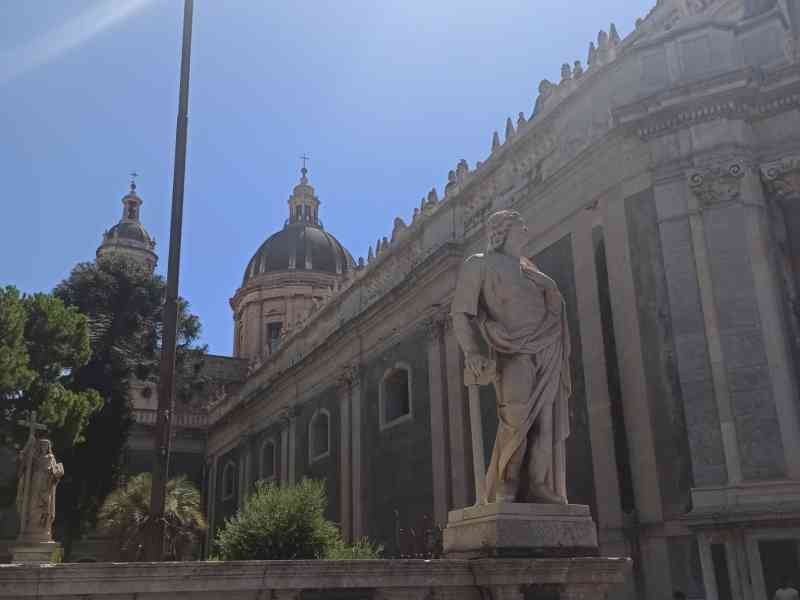 La Cathédrale métropolitaine de Sainte-Agathe à Catane, en Sicile, Italie, photo gratuite